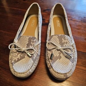 Michael Kors Women's Cream‎ Snakeskin Look Loafers Size 6